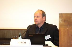 Prof. Hanisch beim Vortrag