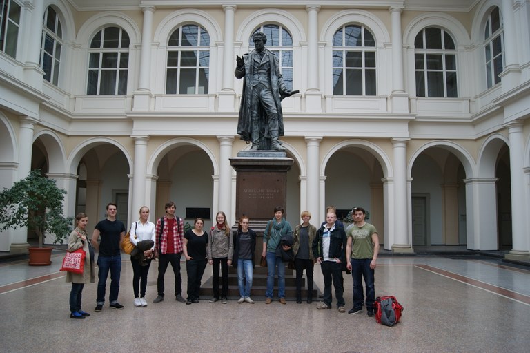 Tag der offenen Tür weckt das Interesse bei Studieninteressierten Tag der offenen Tür weckt das Interesse bei Studieninteressierten