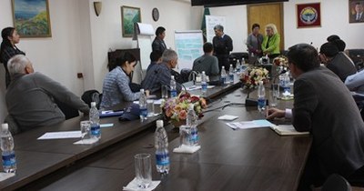 Carb Asia Figure 2 Participants discuss the potential directions in which the method can be developed and the institutional framework adapted